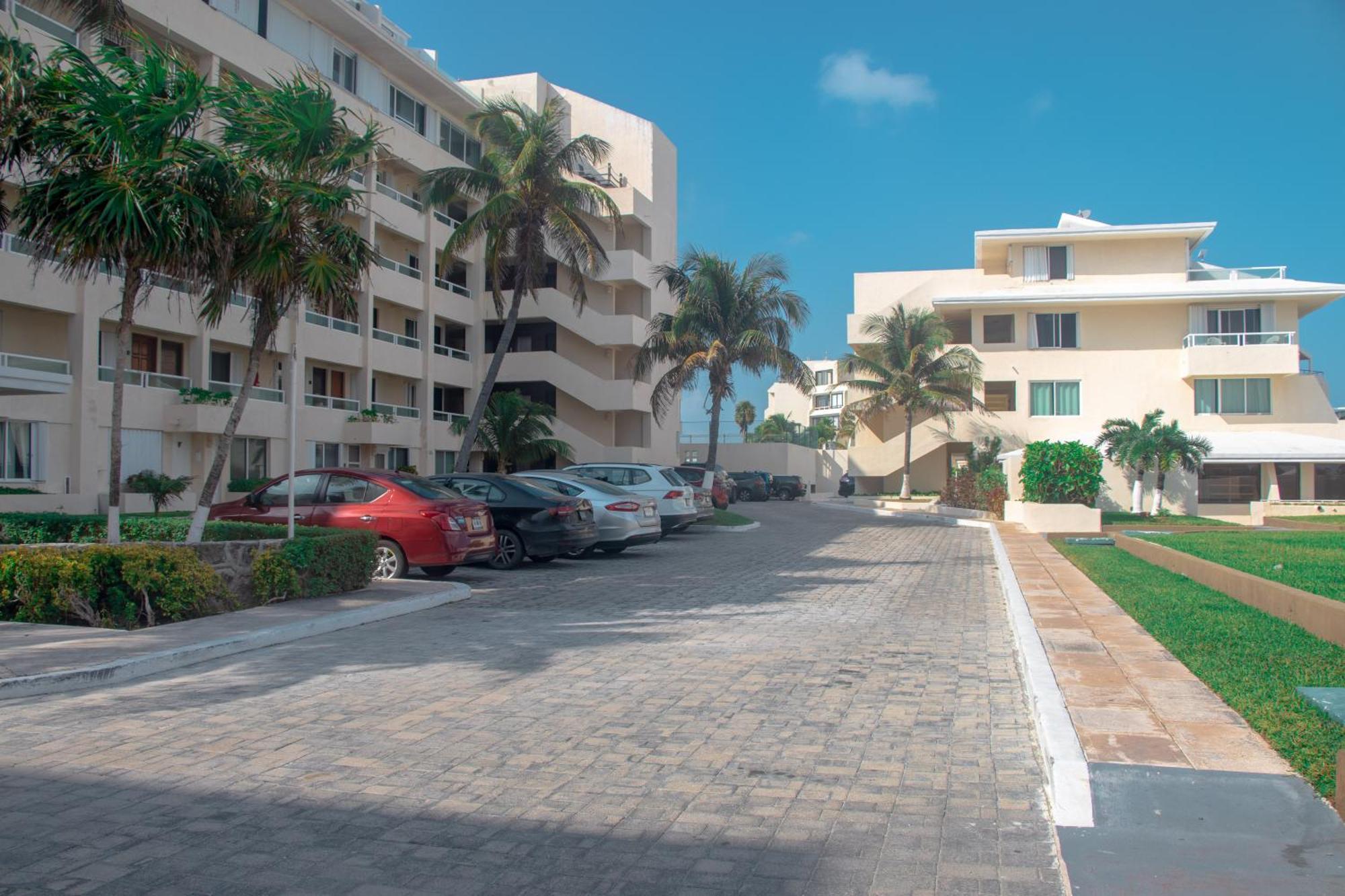 Beachfront Apartments แคนคูน ภายนอก รูปภาพ
