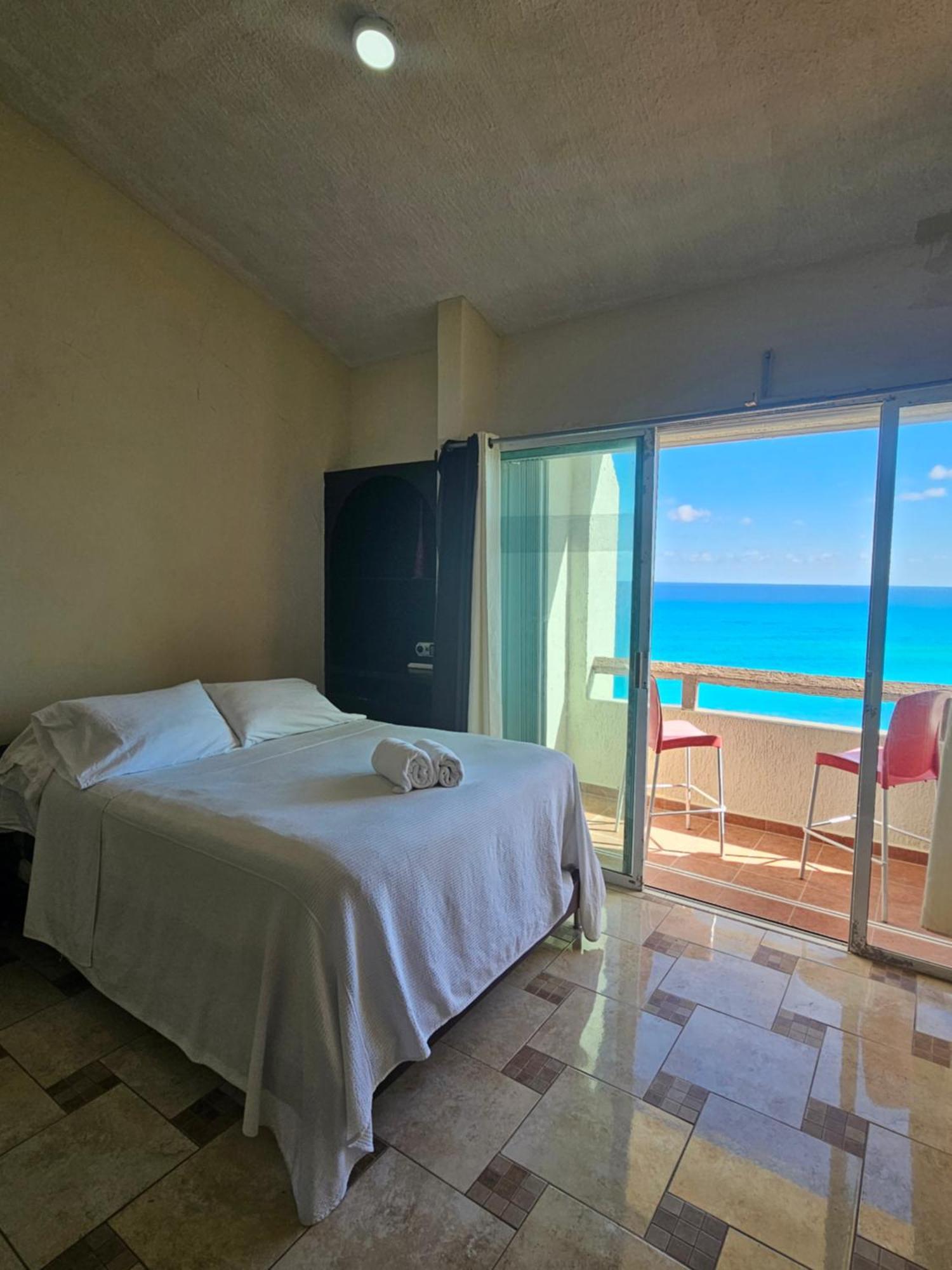 Beachfront Apartments แคนคูน ภายนอก รูปภาพ